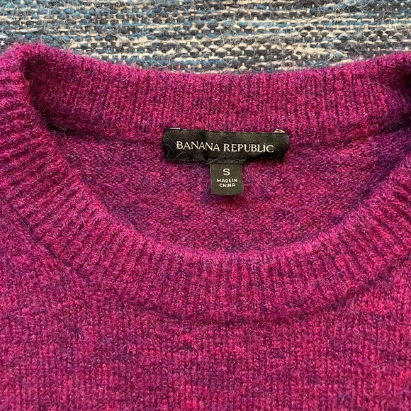 Banana Republic magenta sweater - Picture 2 of 7